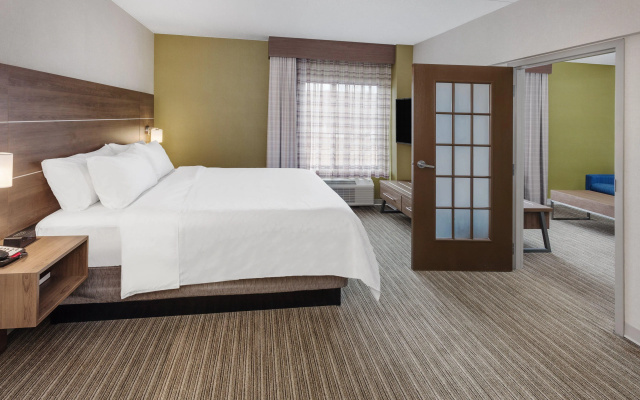 Holiday Inn Express Hotel & Suites Providence-Woonsocket by IHG