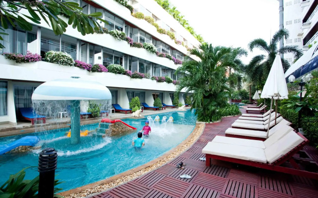 The Cha-am Methavalai Hotel