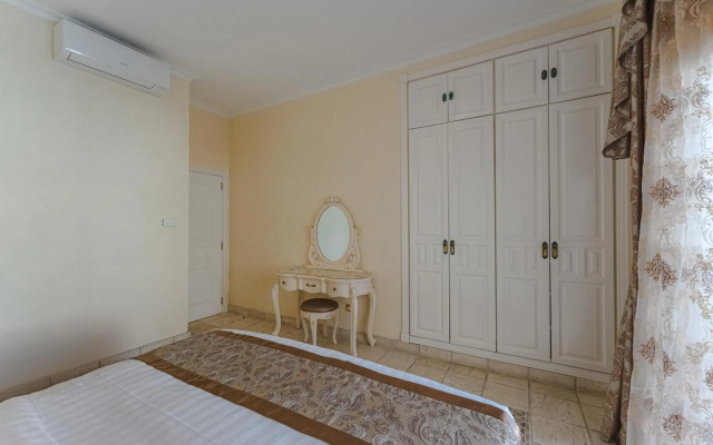 Flamingo Suites Boutique Hotel