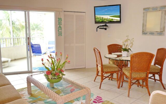 Breezy Condo With Deluxe Pool and Private Beach Access
