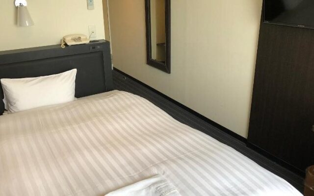 Hotel Crystal Plaza