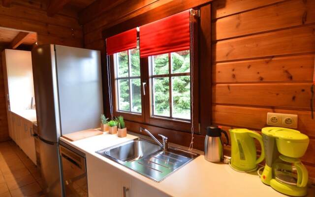 Charming Chalet in Waimes With Sauna and Jacuzzi