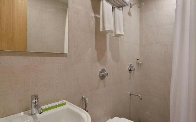 Hotel Leafio-Near Airport