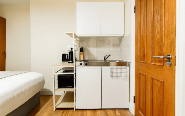 Warm Apartments in Queensway
