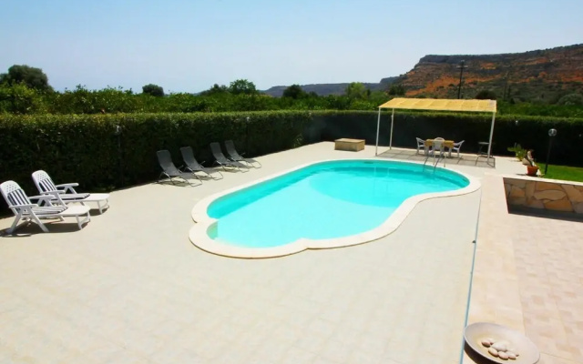 Serene Villa in Floridia With Swimming Pool