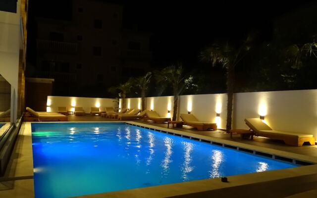 Valmar Hotel