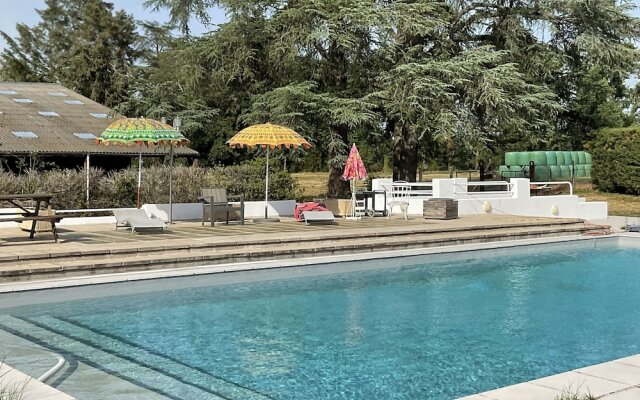 Chateau Tout Y Fault