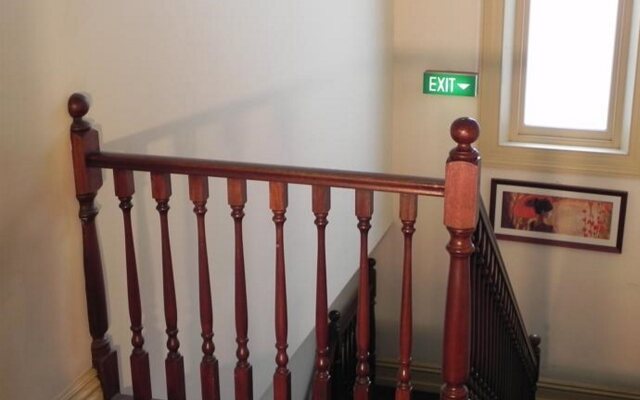 Shakespeare Backpackers Int'l Hostel