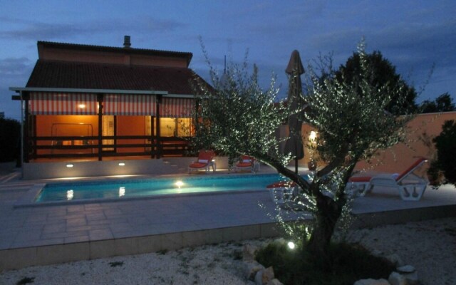 Holiday Home "marlena" Relaxing House With Pool
