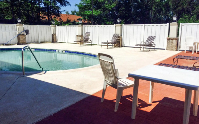 Studio 6 Opelika/Auburn