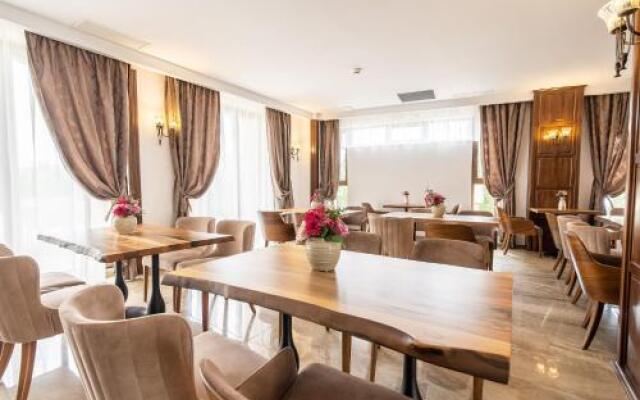 RED CONFORT HOTEL Boutique