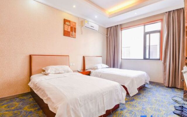 Xixia Chaoyue Business Hotel
