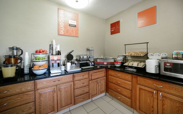 AmericInn by Wyndham Quincy