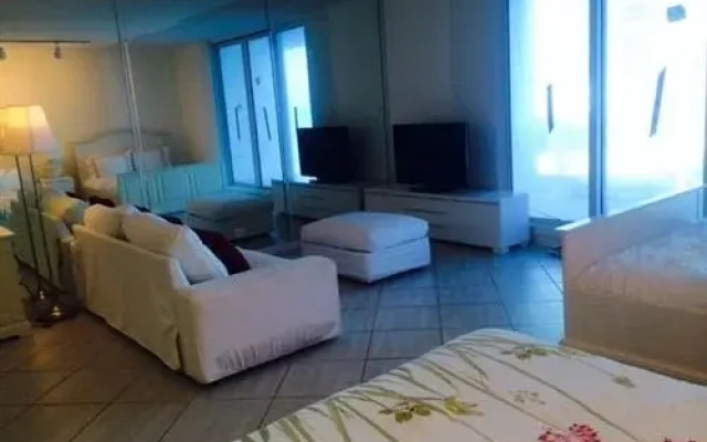 Roney Palace