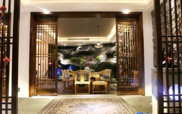 Xingyi Wanfenglin Yuejingwan Hotel