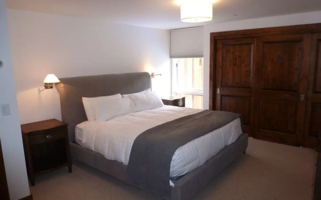 Lionshead Center Condominiums