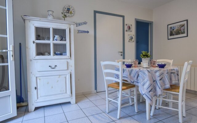 Cozy Holiday Home in Sainte-Marie-de-Re near Sea
