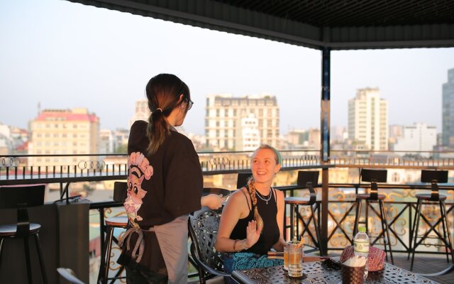 Hanz Alley Hotel Light House & Rooftop