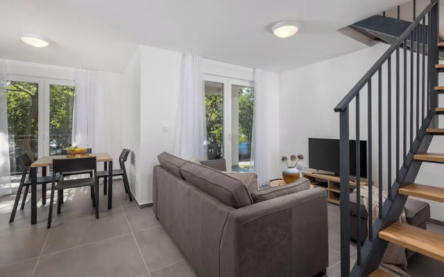 Holiday Homes Oštro