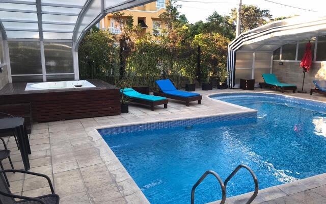 Rey del Bosque Apart Hotel