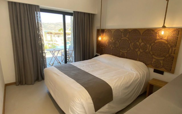 Helios Beach Hotel & Bungalows