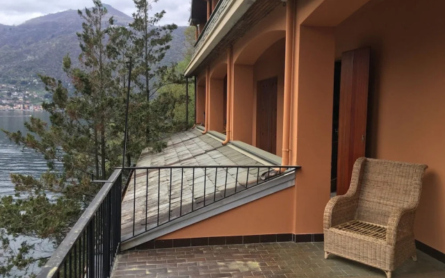 Swan's Nest Luxury Apartment on the Lake