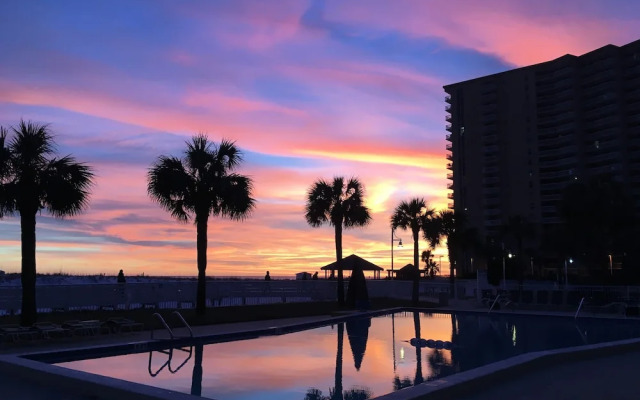 Destin Holiday Beach Resort