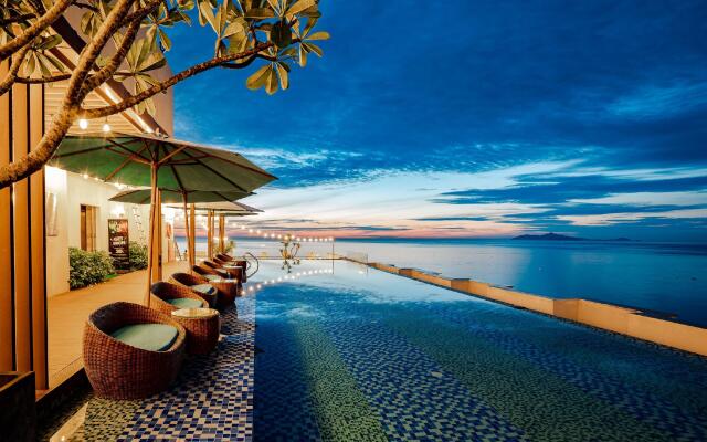 HAIAN Beach Hotel & Spa