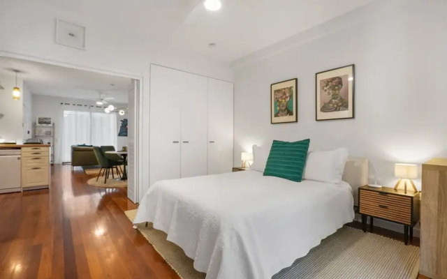 Peaceful 1-bed Apartment Near Brisbane's Heart – Guest Rooms – Brisbane
