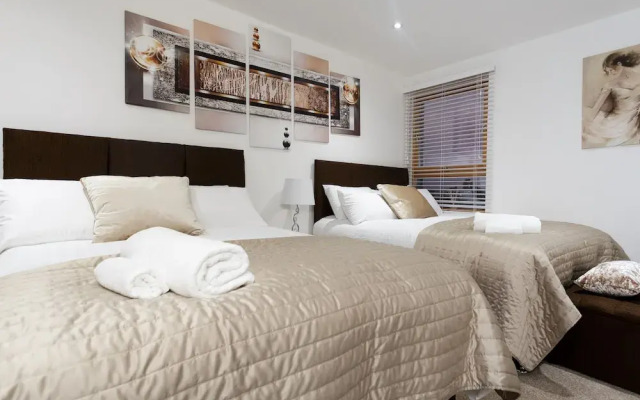 Live in Leeds Sky Penthouse