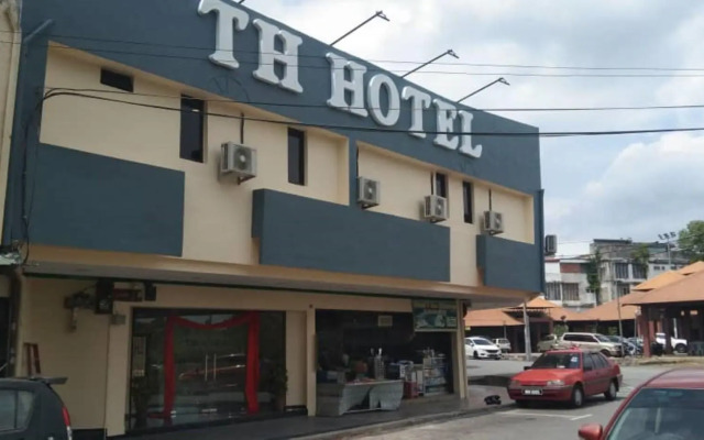 Th Hotel by OYO Rooms