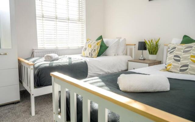 Large 7 bedroom town house in Chester City Centre