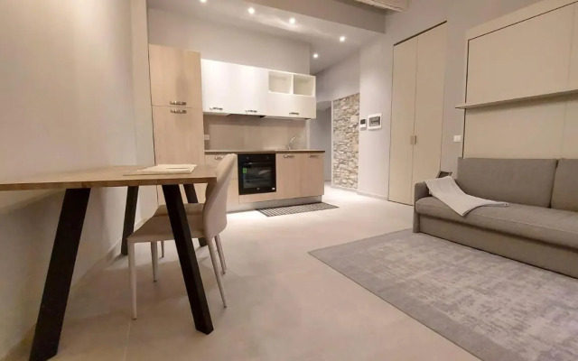 Petronilla House 008055-Lt-1202
