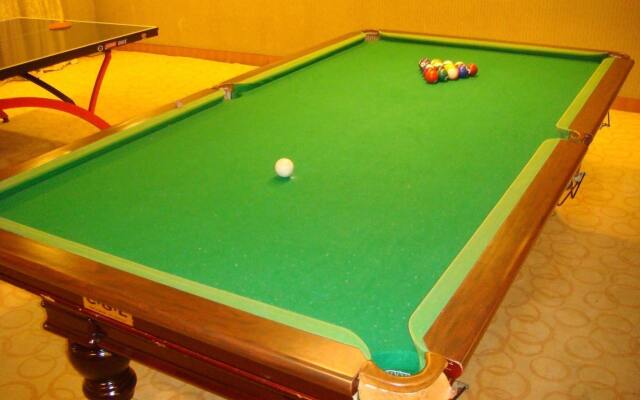 Hongkou Business Hotel