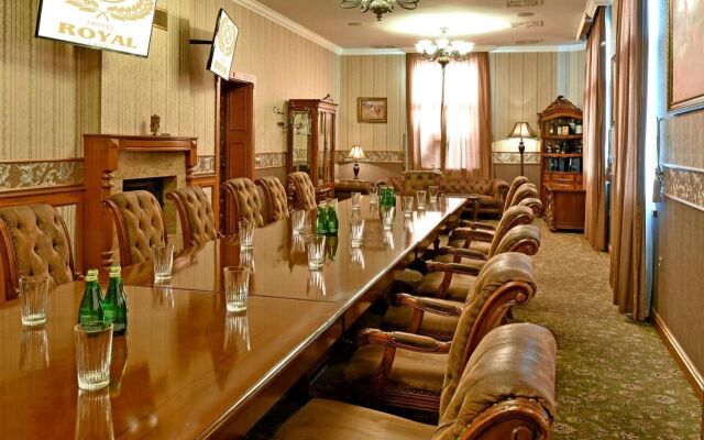 Royal Hotel