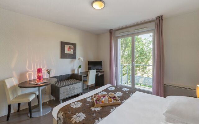 Park & Suites Confort Toulouse LHers