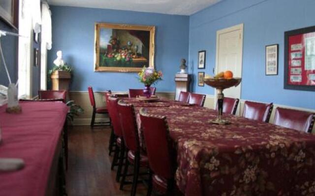 Inn At The Olde Silk Mill