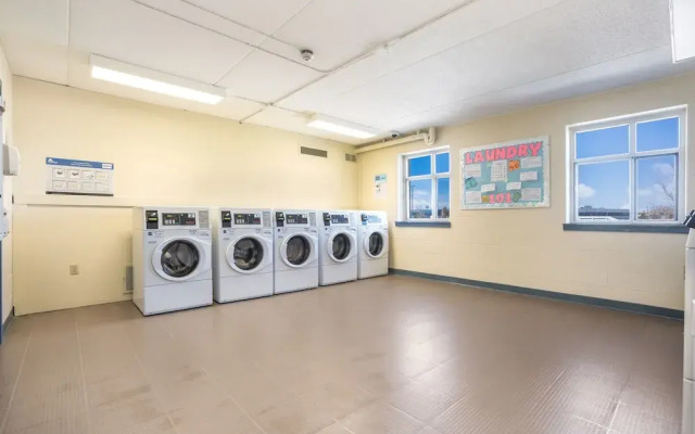 Residence & Conference Centre - Welland