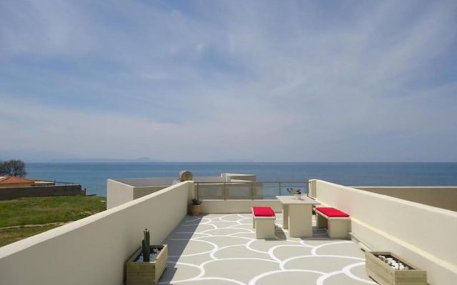 3 Bedrooms Apartment With Sea View and Swimming Pool