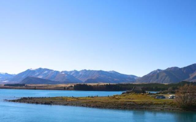 Lakefront Lodge Backpackers