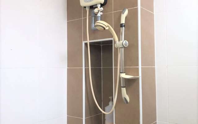 OYO 90476 Casa Azlinda Muslim Homestay I