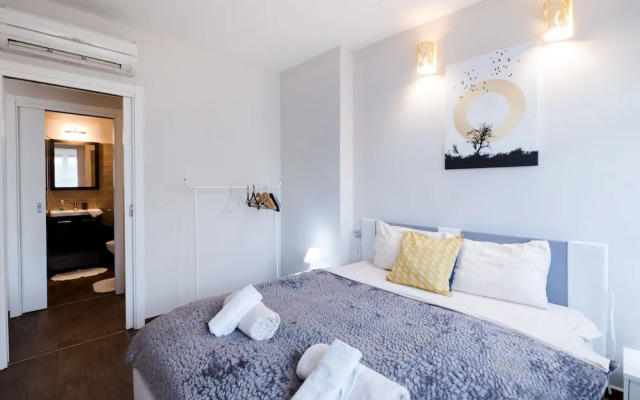 Budapest Easy Flat - Penthouse Basilica