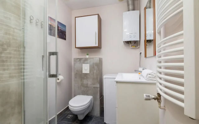 Daszyńskiego Apartment Cracow by Renters