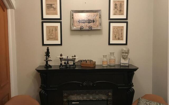 Iron Amethyst Inn Boutique Hotel