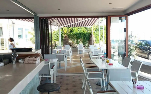 Princess Irini Sea Front ApartHotel