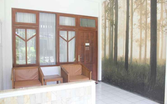 Guest House Eboni Madiun