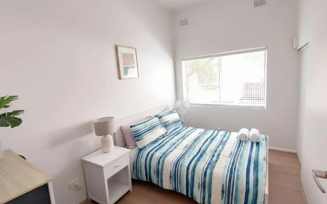 3br house, 5 min walk to beach with parking – Guest Rooms – Sydney