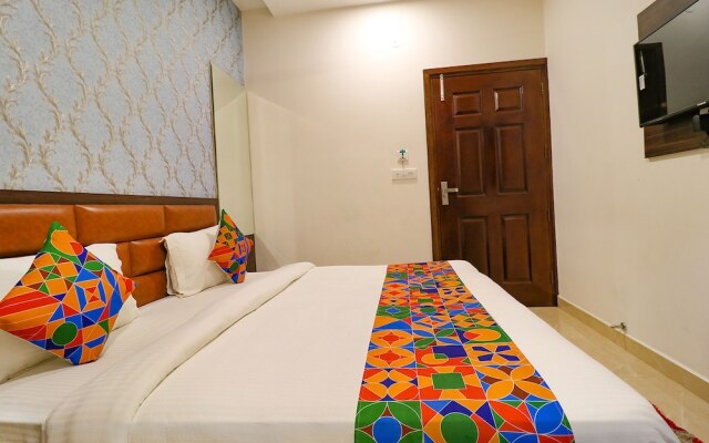 Fabhotel California Heights