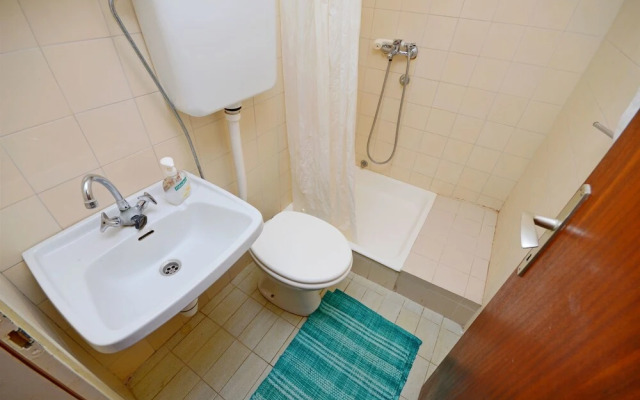 Apartment and Rooms Dragana