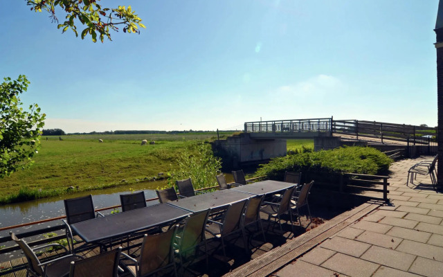 Lush Farmhouse in St. Annaparochie With Infrared Sauna
